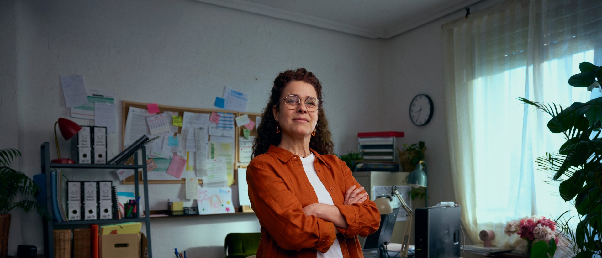 mujer en oficina