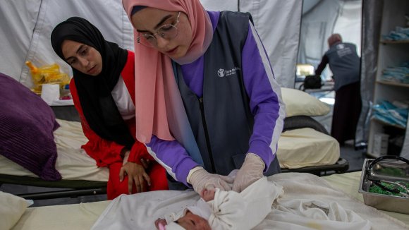 Clínica médica en Gaza