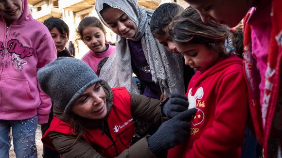 Lydia Bosch en Libano junto con Save the Children 2