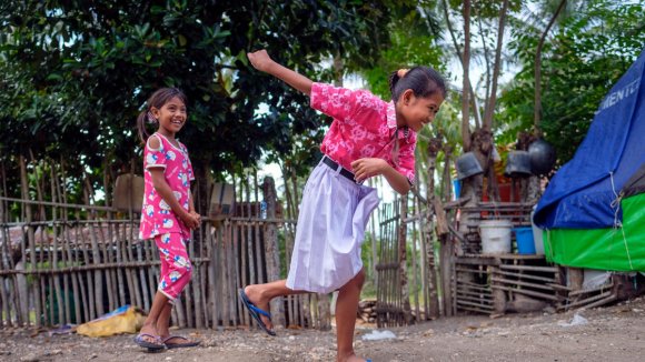 Niñas jugando en Bangladés