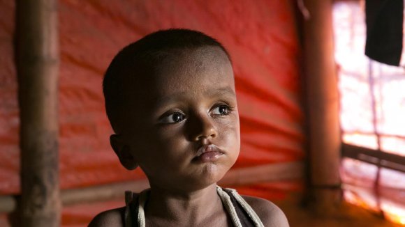 niño rohingya refugiado en Bangladés