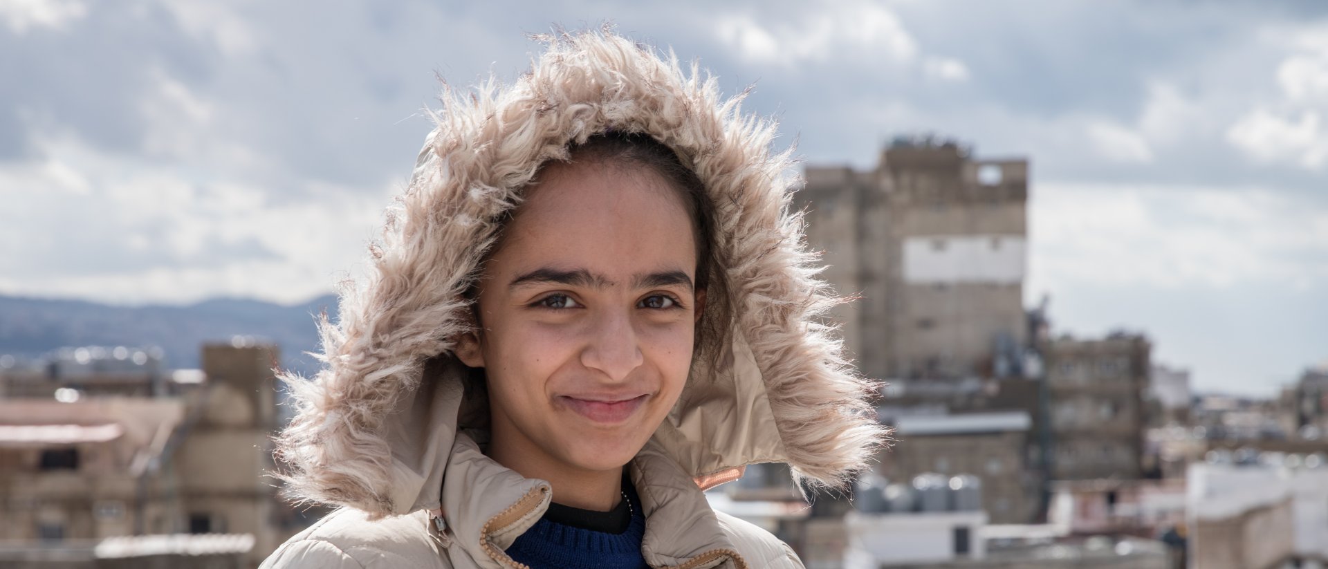 Ghinwa*, de 13 años, en un asentamiento de refugiados donde vive, en Beirut (Líbano).