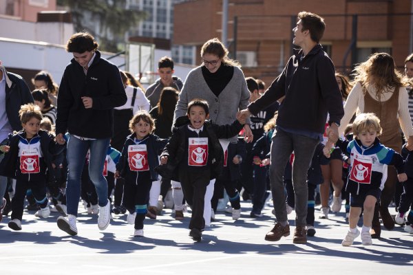 El colegio Pureza de María celebra la carrera solidaria de Save the Children. (©Save the Children/Pablo Blázquez)