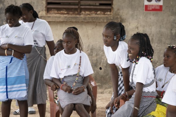 Un grupo de niñas del rograma de Save the Children en Senegal