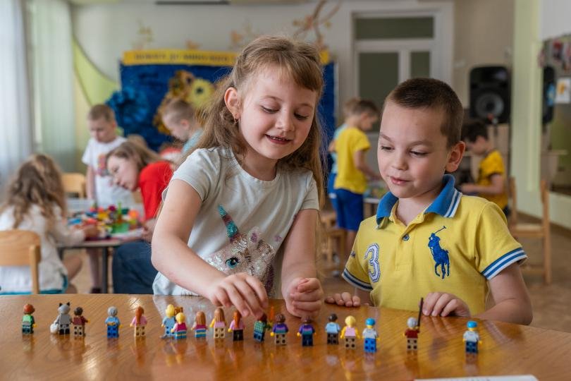 Niños de Ucrania jugando