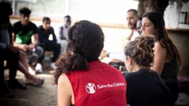 Actividades en un centro para menores migrantes de Save the Children