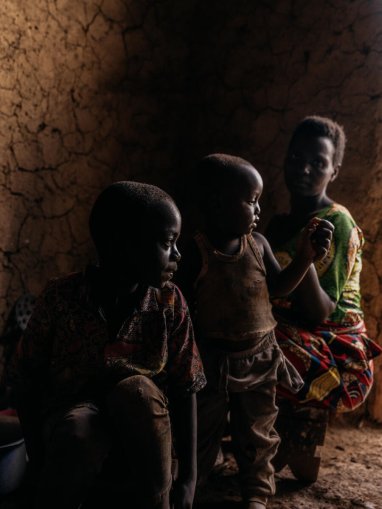 Dos hermanos y su madre en la RDC
